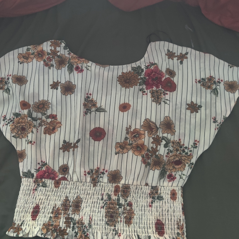 Flower Top - Picture 2 of 2